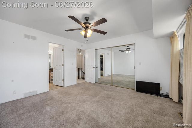 3082 Lindenwood Drive, Dearborn, MI 48120