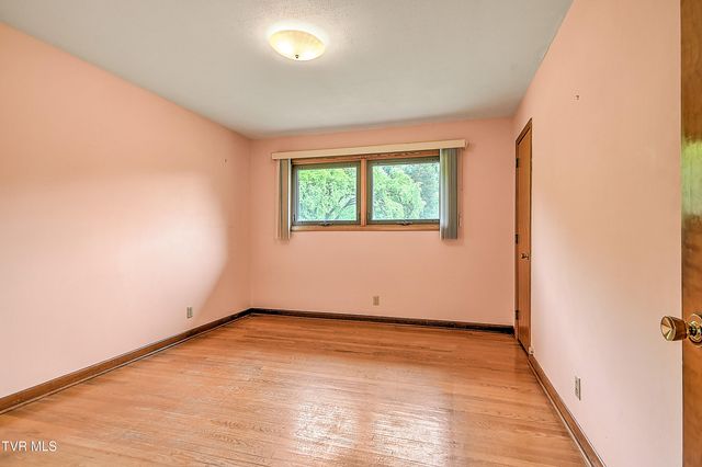 1921 Edens Ridge Road, Kingsport, TN 37664