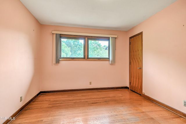 1921 Edens Ridge Road, Kingsport, TN 37664