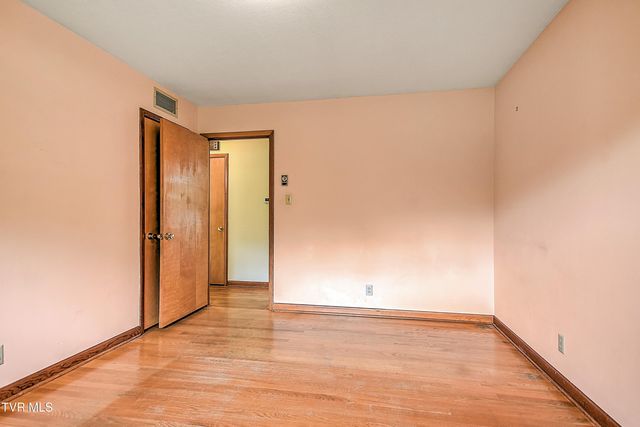1921 Edens Ridge Road, Kingsport, TN 37664