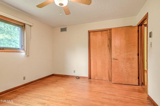 1921 Edens Ridge Road, Kingsport, TN 37664