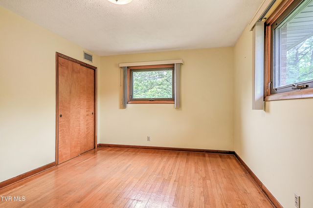1921 Edens Ridge Road, Kingsport, TN 37664