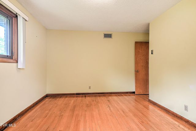 1921 Edens Ridge Road, Kingsport, TN 37664