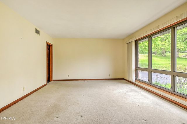 1921 Edens Ridge Road, Kingsport, TN 37664