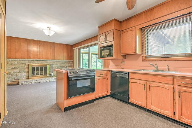 1921 Edens Ridge Road, Kingsport, TN 37664