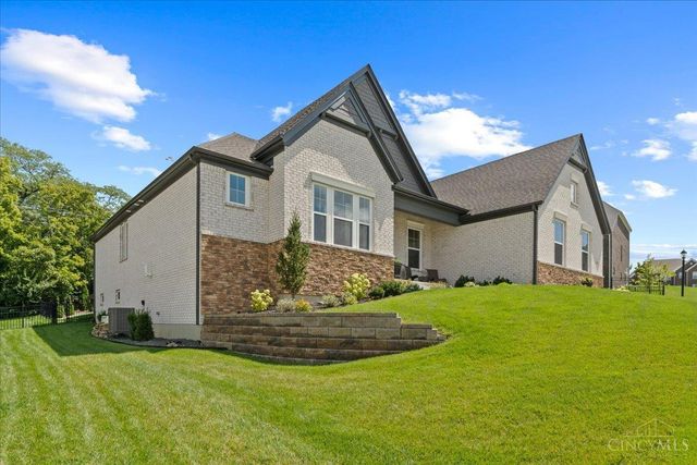 8858 Old Farm Drive, West Chester, OH 45069