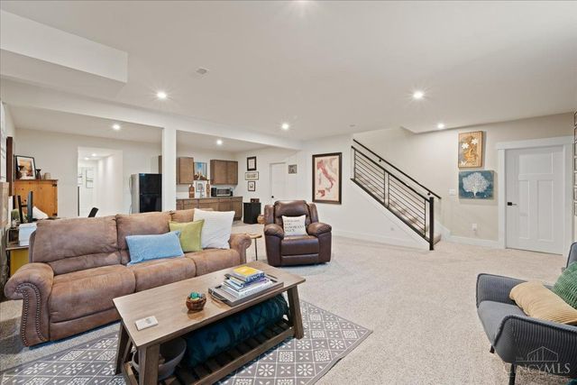 8858 Old Farm Drive, West Chester, OH 45069