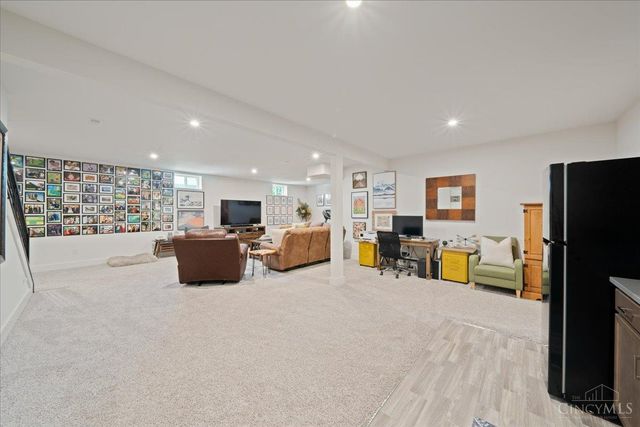 8858 Old Farm Drive, West Chester, OH 45069