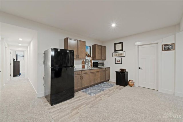 8858 Old Farm Drive, West Chester, OH 45069