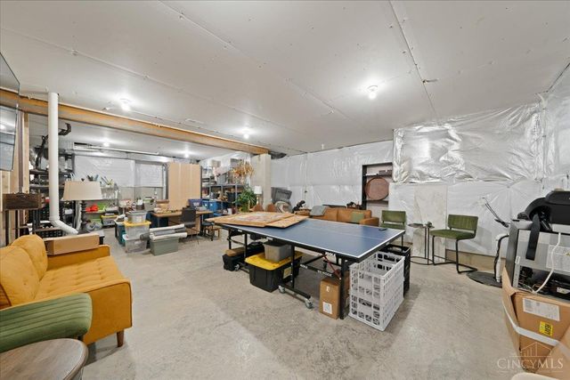 8858 Old Farm Drive, West Chester, OH 45069