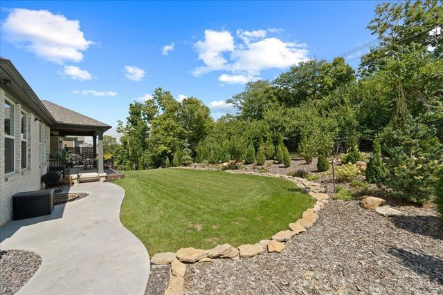 8858 Old Farm Drive, West Chester, OH 45069