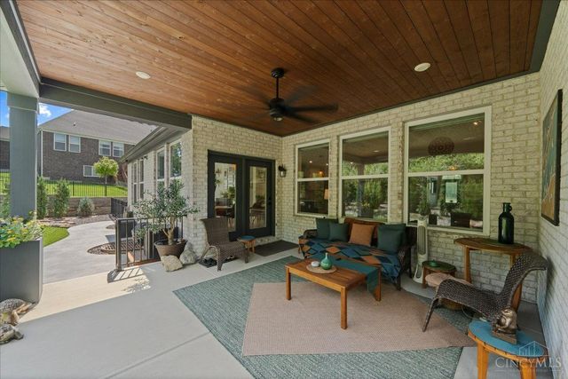 8858 Old Farm Drive, West Chester, OH 45069