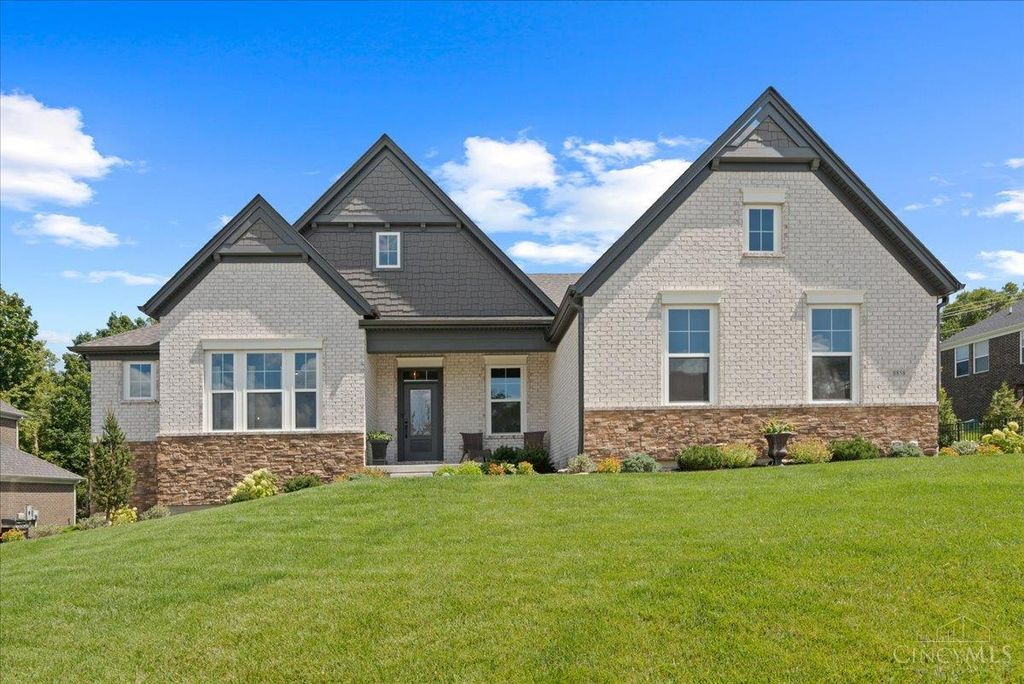 8858 Old Farm Drive, West Chester, OH 45069