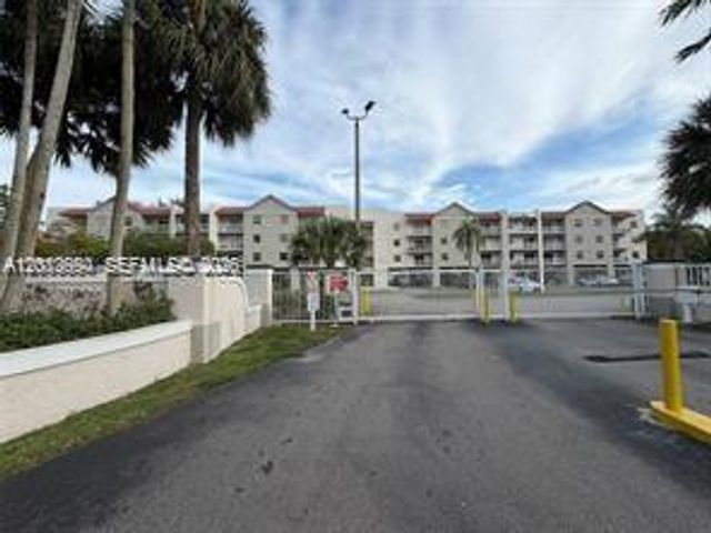 8240 SW 210th Street 101, Cutler Bay, FL 33189