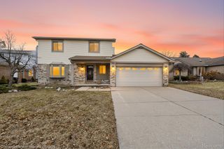 8895 Knolson Avenue, Livonia, MI 48150