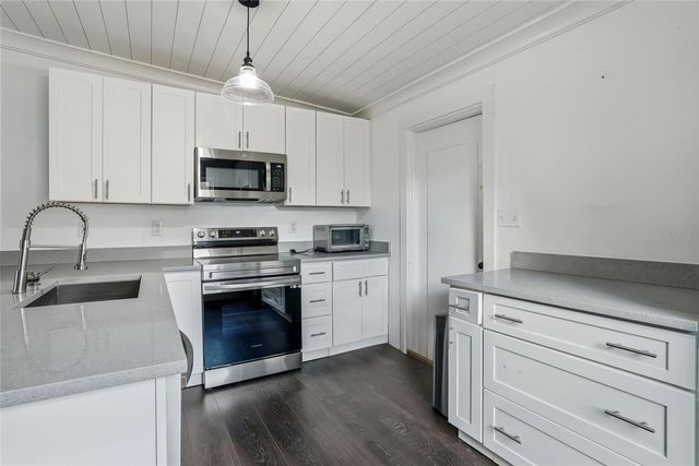 1137 40TH STREET, Sarasota, FL 34234