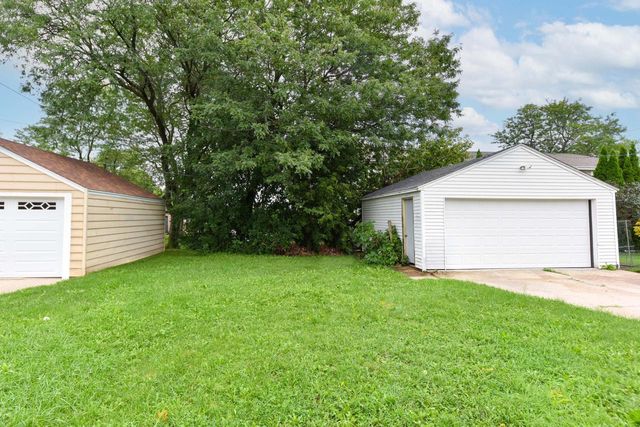6042 N 35th STREET, Milwaukee, WI 53209