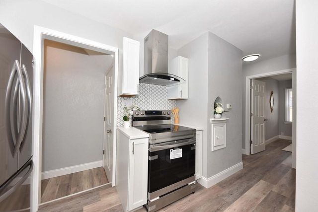 6042 N 35th STREET, Milwaukee, WI 53209
