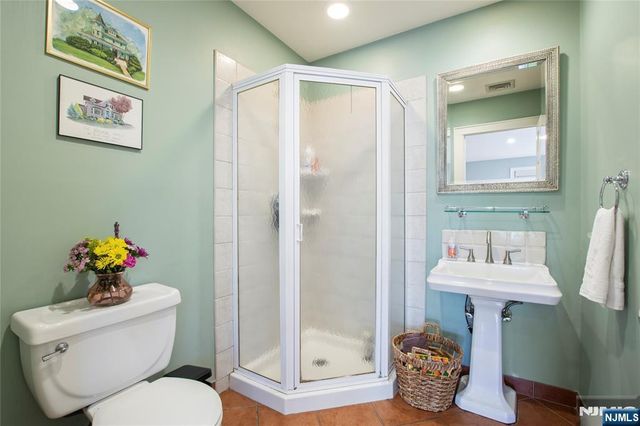 454 Maple Avenue, Glen Rock, NJ 07452