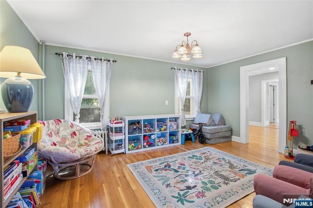 454 Maple Avenue, Glen Rock, NJ 07452