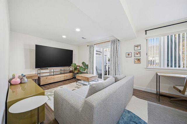 175 Tall Oaks Dr F, Weymouth, MA 02190