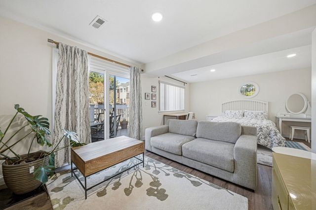 175 Tall Oaks Dr F, Weymouth, MA 02190