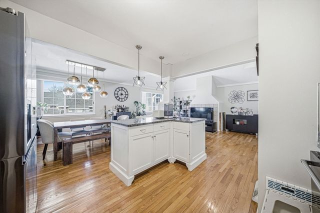 175 Tall Oaks Dr F, Weymouth, MA 02190