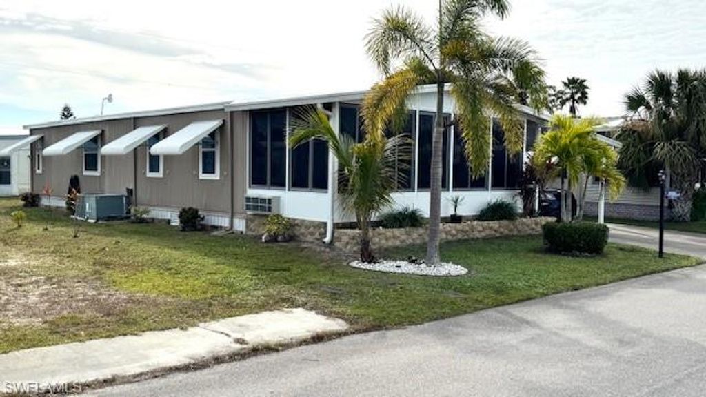 5520 Colonial RD, NORTH FORT MYERS, FL 33917 — exterior