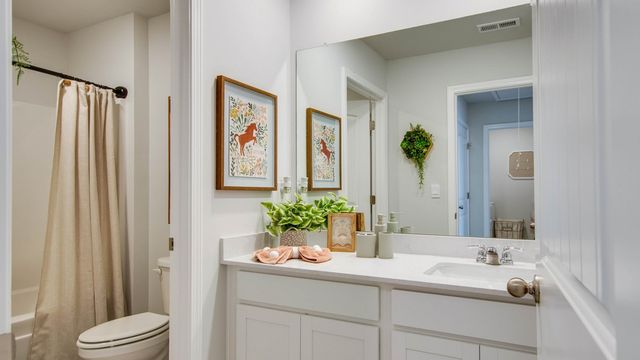 2216 Cheltenham Pl, Columbia, TN 38401