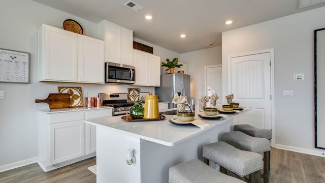 2216 Cheltenham Pl, Columbia, TN 38401