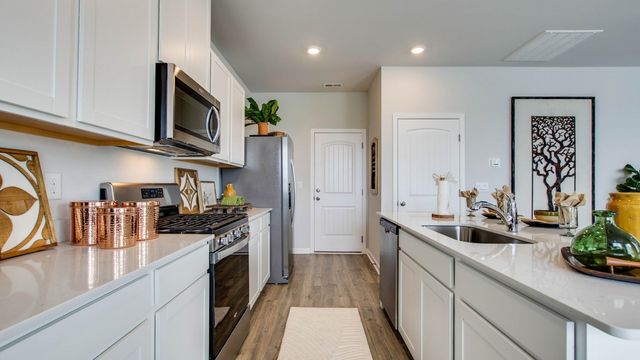 2216 Cheltenham Pl, Columbia, TN 38401