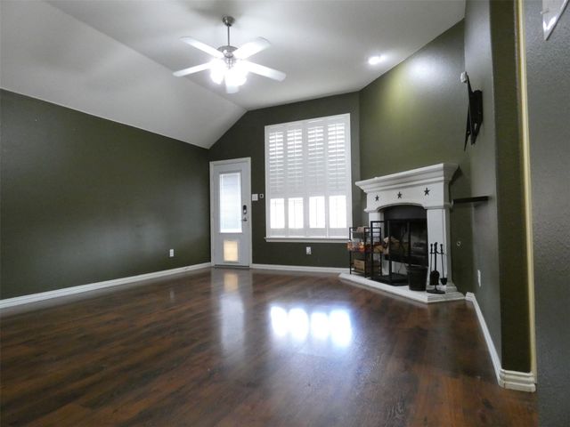 4681 Lance Leaf Drive, Fort Worth, TX 76244