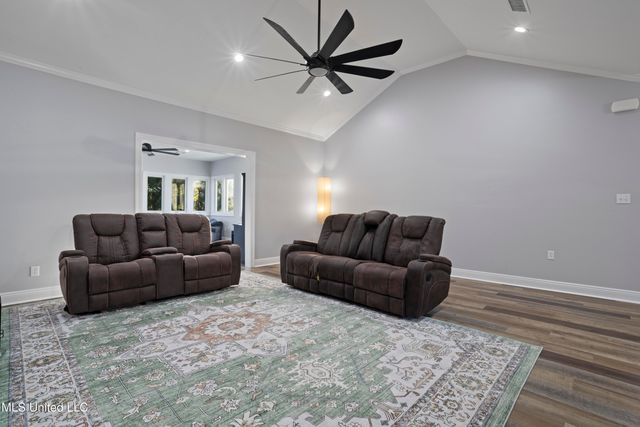 10053 Kingston Road, Bay Saint Louis, MS 39520