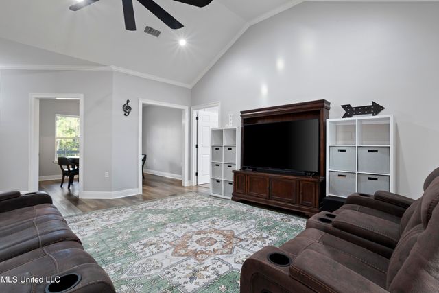 10053 Kingston Road, Bay Saint Louis, MS 39520