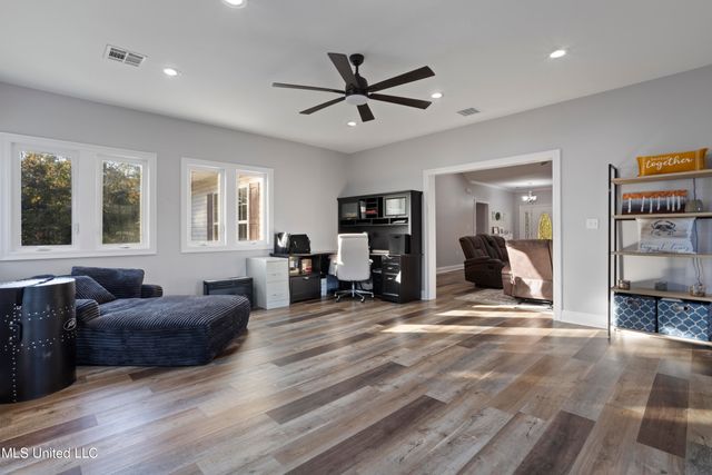 10053 Kingston Road, Bay Saint Louis, MS 39520