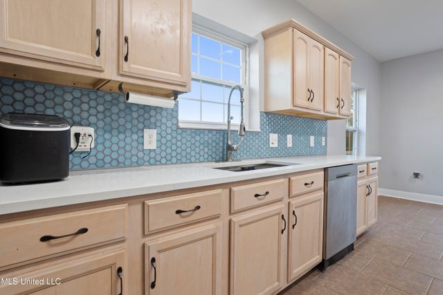 10053 Kingston Road, Bay Saint Louis, MS 39520