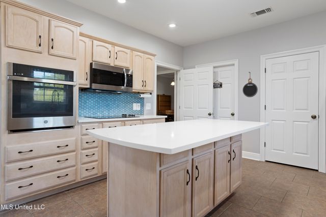 10053 Kingston Road, Bay Saint Louis, MS 39520