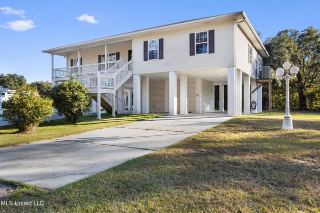 10053 Kingston Road, Bay Saint Louis, MS 39520