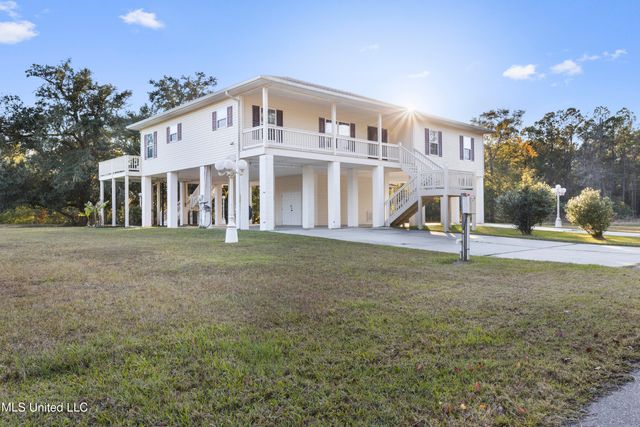 10053 Kingston Road, Bay Saint Louis, MS 39520