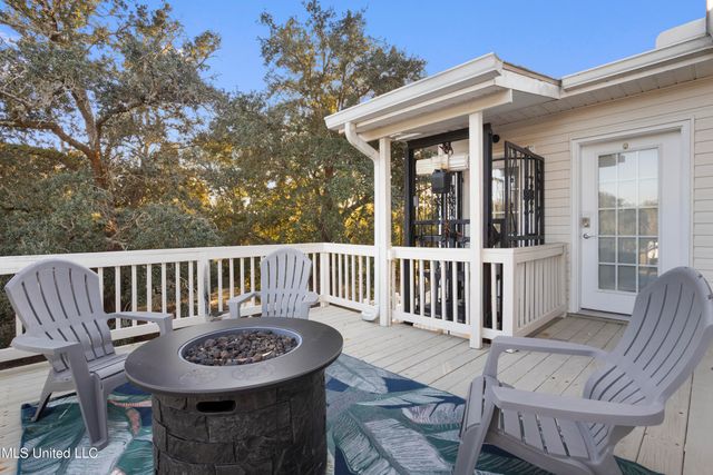 10053 Kingston Road, Bay Saint Louis, MS 39520