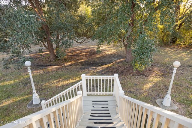 10053 Kingston Road, Bay Saint Louis, MS 39520