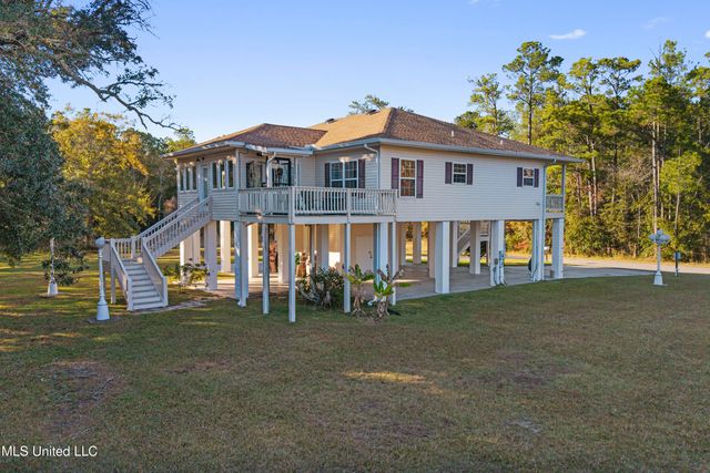 10053 Kingston Road, Bay Saint Louis, MS 39520