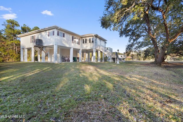 10053 Kingston Road, Bay Saint Louis, MS 39520