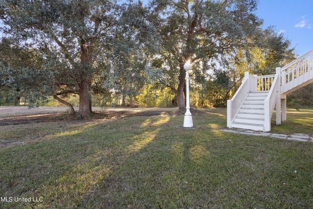 10053 Kingston Road, Bay Saint Louis, MS 39520