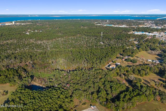 10053 Kingston Road, Bay Saint Louis, MS 39520