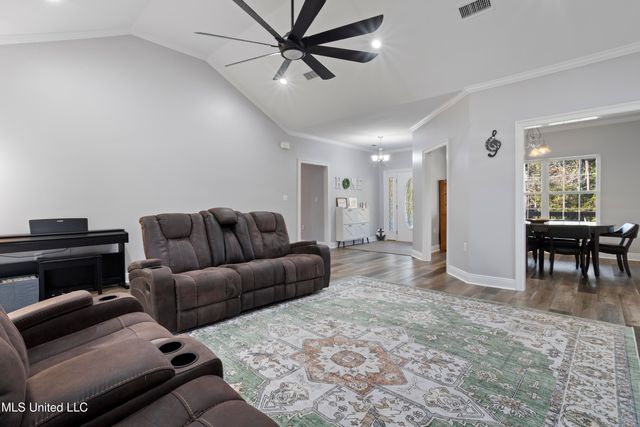 10053 Kingston Road, Bay Saint Louis, MS 39520