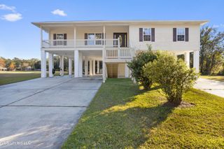 10053 Kingston Road, Bay Saint Louis, MS 39520