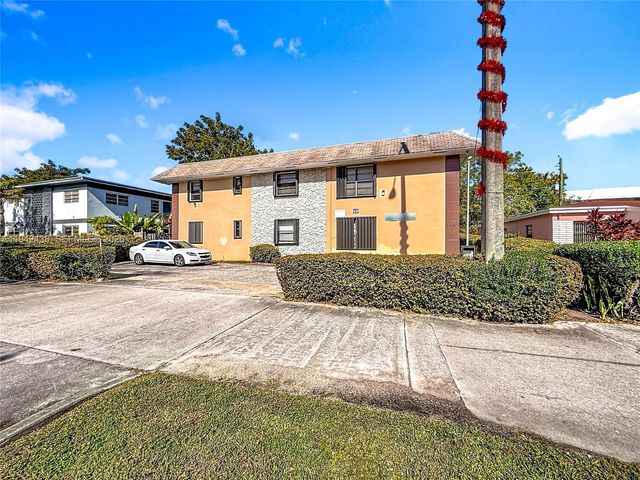 2335 NE 172nd St 3, North Miami Beach, FL 33160