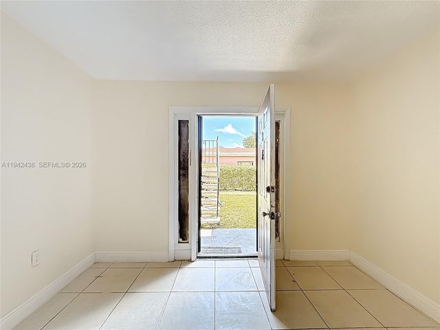 2335 NE 172nd St 3, North Miami Beach, FL 33160