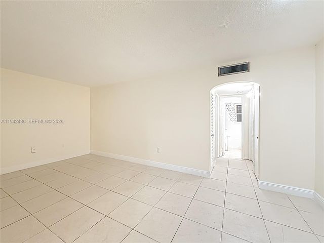 2335 NE 172nd St 3, North Miami Beach, FL 33160
